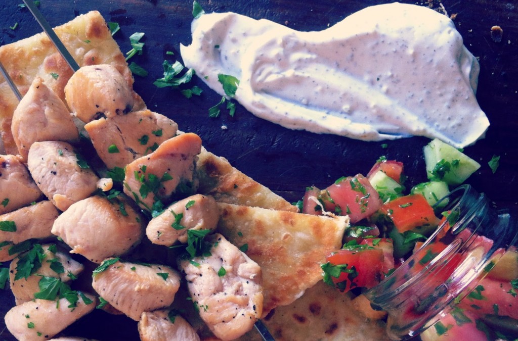 Post in ENGLISH : What Greeks eat during the World Cup/  Tzatziki sauce and homemade pitta breads!